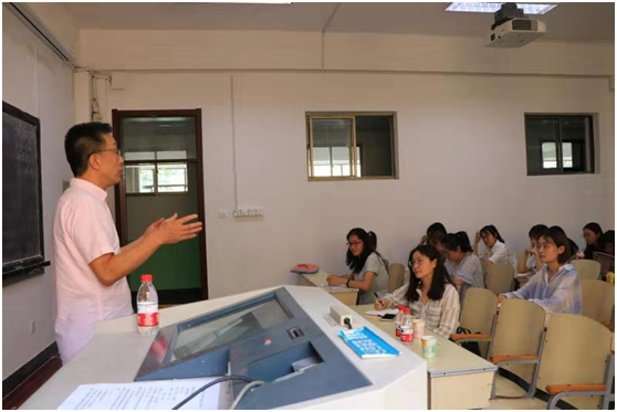 青岛广播电视台副总编辑颜涛为太阳集团新闻与传播学院师生做《技术突变背景下内容生产与传播方式的思考》专题讲座